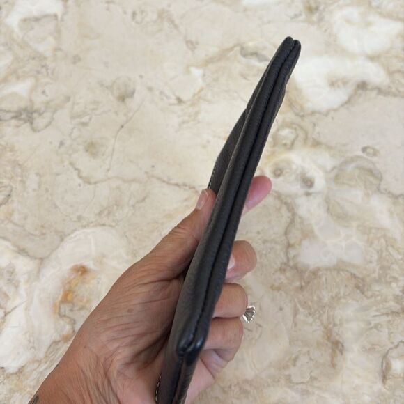 Roots Leather Zippered Pouch - Picture 4 of 7